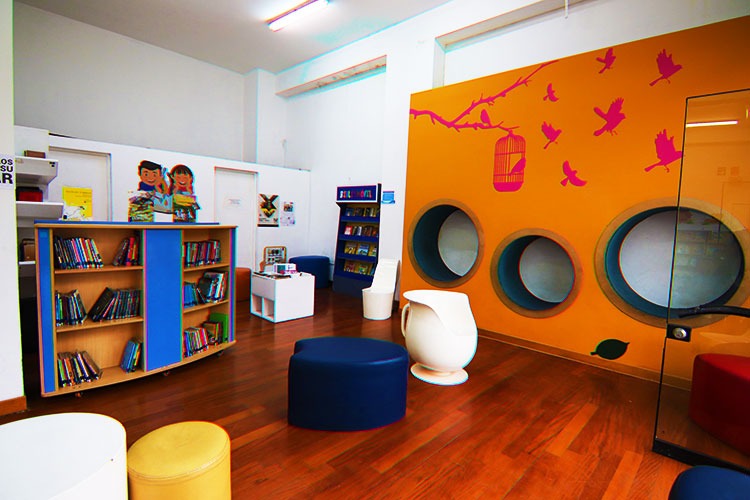 BIBLIOTECA INFANTIL PARQUE DE LA MURALLA